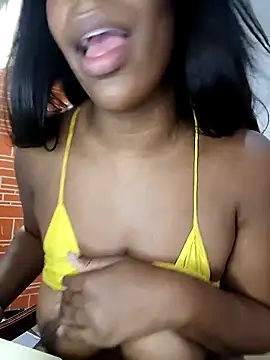 KloheCurvy online show from December 9, 4:05 pm
