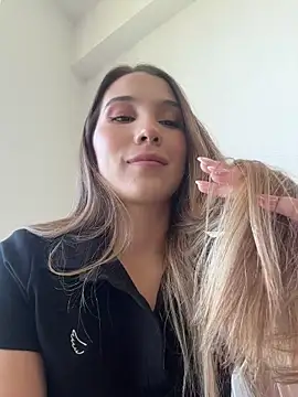 SophieRaily  online show from October 28, 8:44 pm