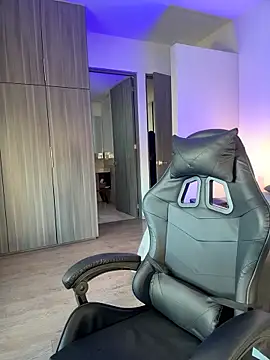 SophieRaily  online show from November 4, 10:09 pm