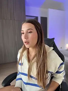 SophieRaily  online show from November 10, 6:07 pm