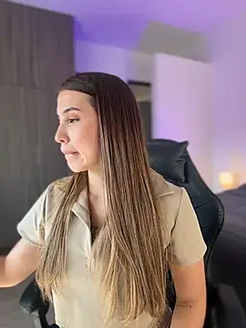 SophieRaily  online show from November 24, 6:07 pm