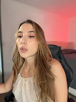 SophieRaily  online show from March 23, 5:39 pm