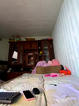 DreamKarina online show from October 30, 6:30 pm