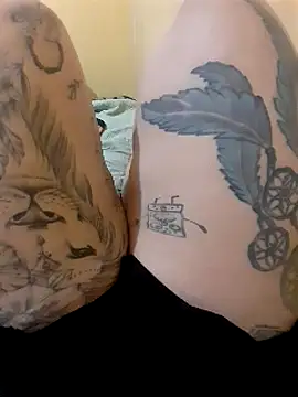 Snapshot of tatuadapaty chatting on December 11, 11:21 pm tatuadapaty online show from December 11, 11:21 pm