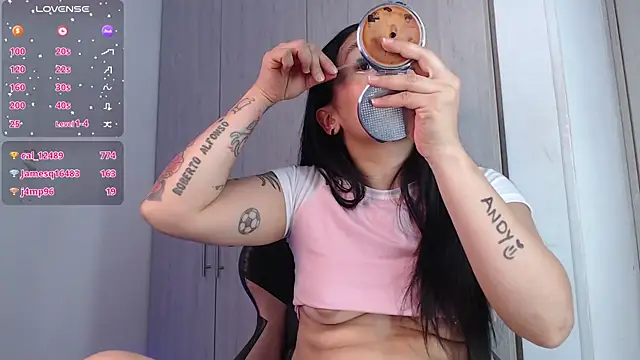 LilaFisher online show from December 26, 2:37 pm