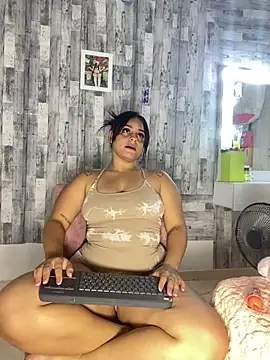 Snapshot of Violetrousse chatting on March 23, 6:23 pm Violetrousse online show from March 23, 6:23 pm