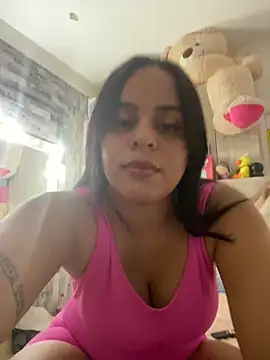 Snapshot of Violetrousse chatting on April 8, 8:31 pm Violetrousse online show from April 8, 8:31 pm