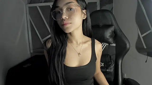 Snapshot of Mia_petite01 chatting on July 23, 9:02 pm Mia petite01 online show from July 23, 9:02 pm