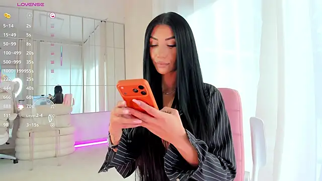 missdiamond  online show from January 18, 8:18 am