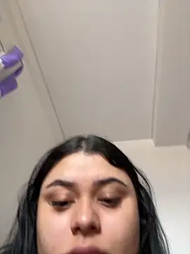 alissonfernandez  online show from December 23, 3:12 pm