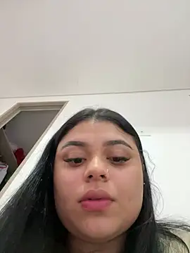 alissonfernandez  online show from December 25, 9:11 pm