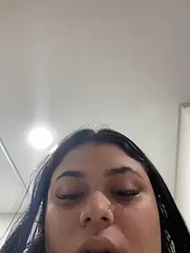 alissonfernandez  online show from December 28, 1:59 pm