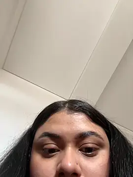alissonfernandez  online show from January 5, 3:55 pm