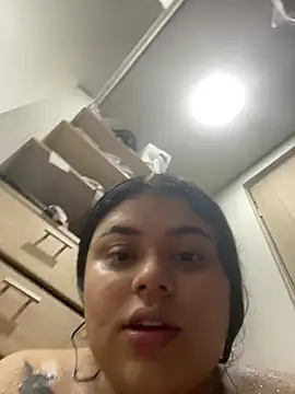 alissonfernandez  online show from January 5, 11:33 pm
