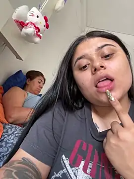 alissonfernandez  online show from January 9, 6:15 pm