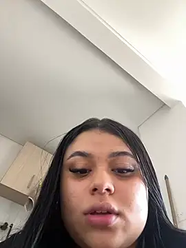 alissonfernandez  online show from January 15, 7:12 pm