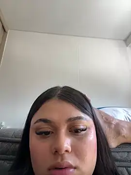 alissonfernandez  online show from January 18, 5:59 pm