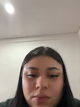 alissonfernandez  online show from January 22, 3:51 pm