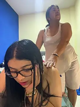 alissonfernandez  online show from October 12, 5:34 pm