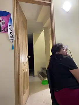 alissonfernandez  online show from December 4, 1:04 am