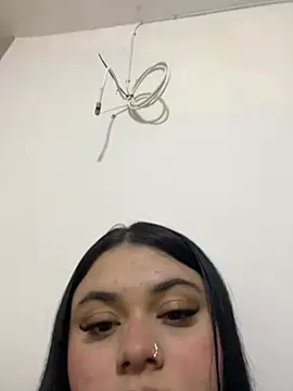 alissonfernandez  online show from May 2, 9:25 am