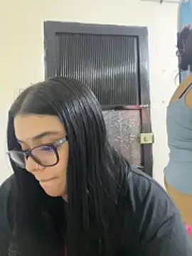 alissonfernandez  online show from May 27, 3:03 am