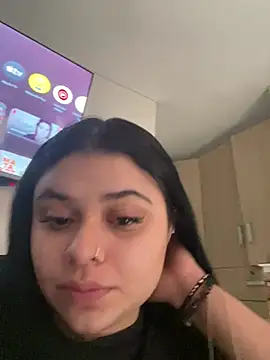 alissonfernandez  online show from June 25, 7:51 pm