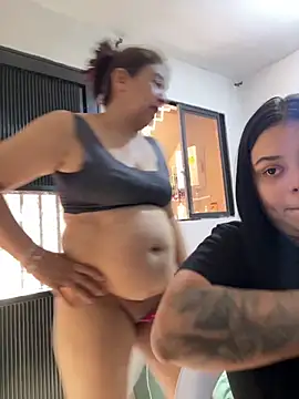 alissonfernandez  online show from July 29, 6:39 pm