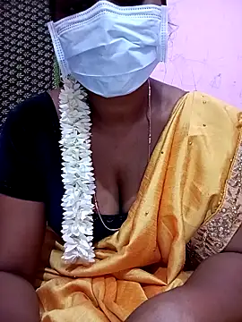 Snapshot of Villageammu18 chatting on February 14, 3:53 pm Villageammu18 online show from February 14, 3:53 pm