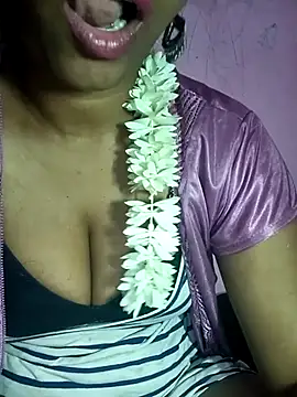 Snapshot of Villageammu18 chatting on March 15, 9:37 am Villageammu18 online show from March 15, 9:37 am