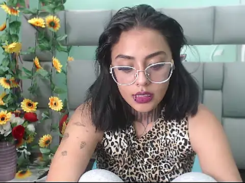 Lovely celeste online show from December 3, 9:33 am