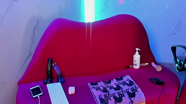 Snapshot of Lovely_celeste chatting on June 13, 2:09 am Lovely celeste online show from June 13, 2:09 am