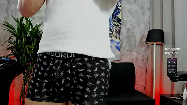 boyc022  online show from September 13, 2:55 am