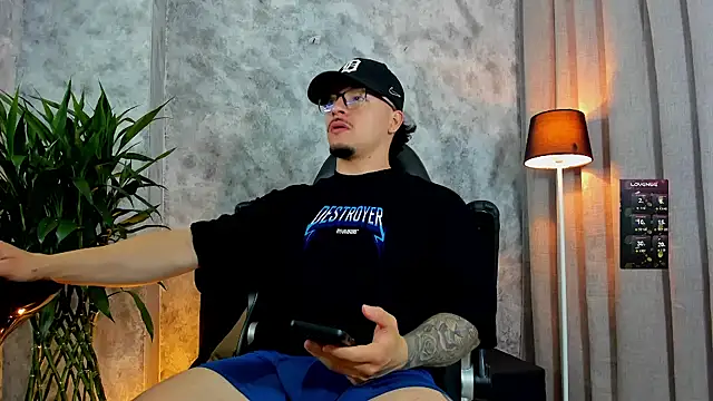 boyc022  online show from November 24, 1:11 pm