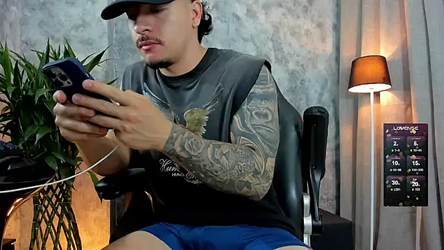 boyc022  online show from December 14, 12:54 pm