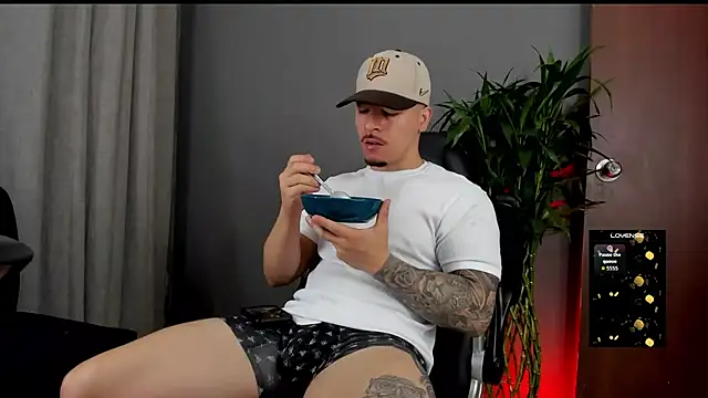 boyc022  online show from July 19, 1:48 pm