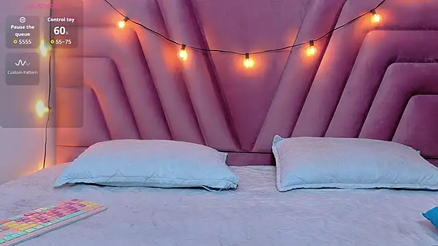 Snapshot of hornybarelylegalgirl chatting on October 27, 12:42 pm hornybarelylegalgirl online show from October 27, 12:42 pm