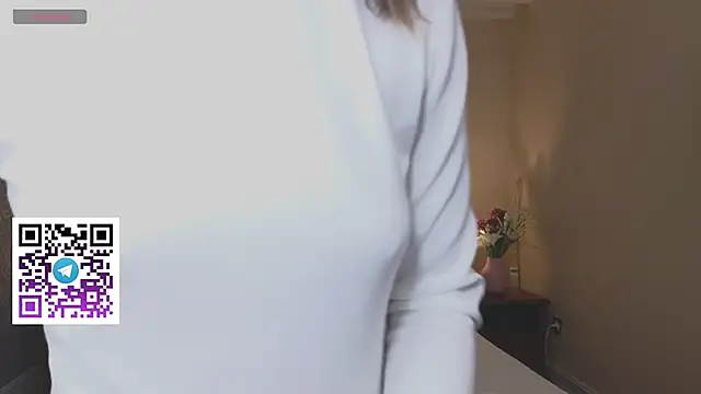 Snapshot of UdelaAshfield chatting on March 1, 7:37 pm UdelaAshfield online show from March 1, 7:37 pm