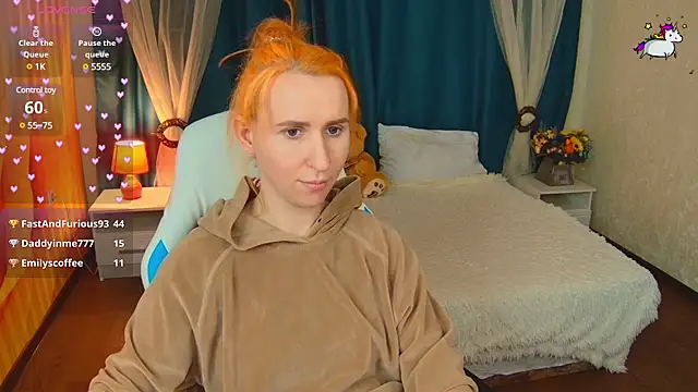 AliceBYKiss online show from February 9, 3:34 pm