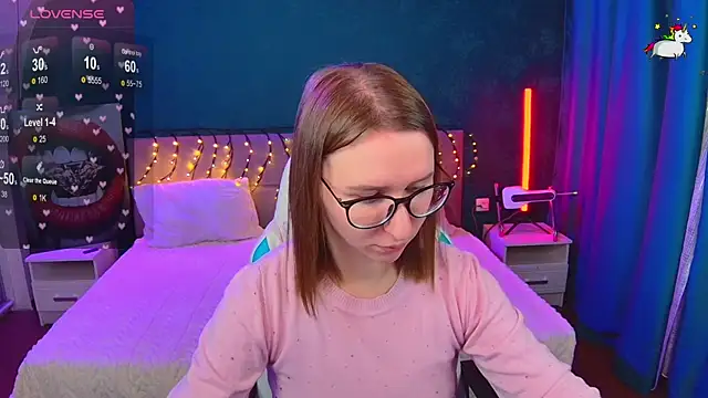 AliceBYKiss online show from December 1, 7:13 am