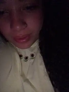 Snapshot of Julieta_333 chatting on March 20, 9:04 am Julieta 333 online show from March 20, 9:04 am