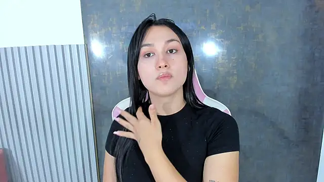 lana boomer online show from December 17, 8:37 pm