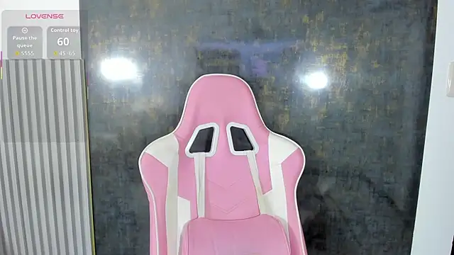 lana boomer online show from December 18, 8:15 pm