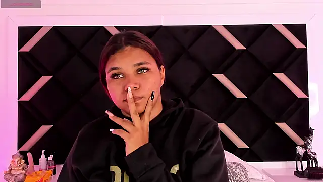 Carolina Evanss online show from March 3, 3:30 am