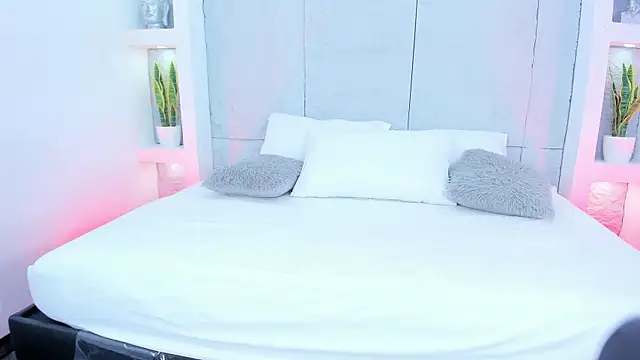 MelodyRey  online show from December 3, 10:41 pm