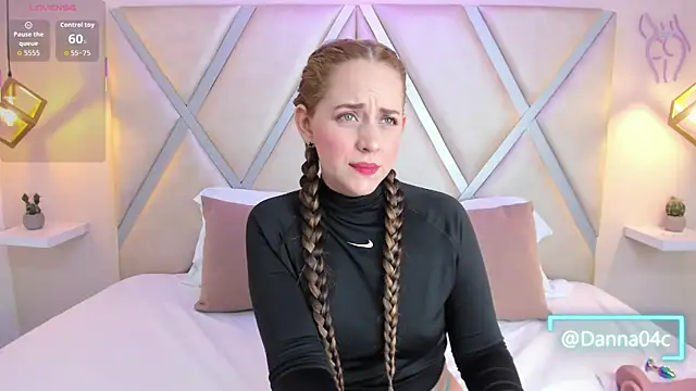 Snapshot of DannaCouper chatting on October 3, 11:29 am DannaCouper online show from October 3, 11:29 am