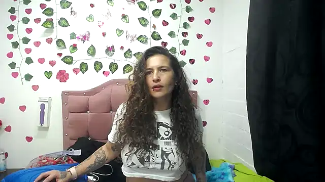 Snapshot of Leyla_Horny_Bg chatting on January 24, 11:56 pm Leyla Horny Bg online show from January 24, 11:56 pm