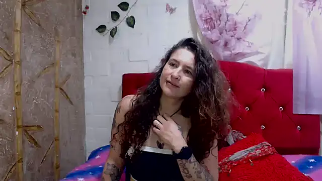 Snapshot of Leyla_Horny_Bg chatting on March 19, 12:04 am Leyla Horny Bg online show from March 19, 12:04 am