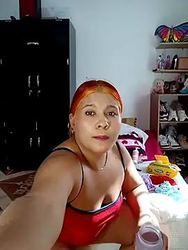 Snapshot of Stylevoluptuousvycky chatting on March 20, 9:08 pm Stylevoluptuousvycky online show from March 20, 9:08 pm