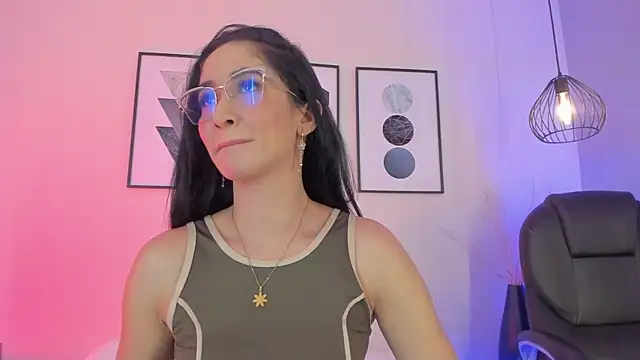 Snapshot of amanda_Hayek chatting on March 8, 7:09 pm amanda Hayek online show from March 8, 7:09 pm